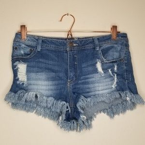Almost famous raw hem distressed jean short (f)